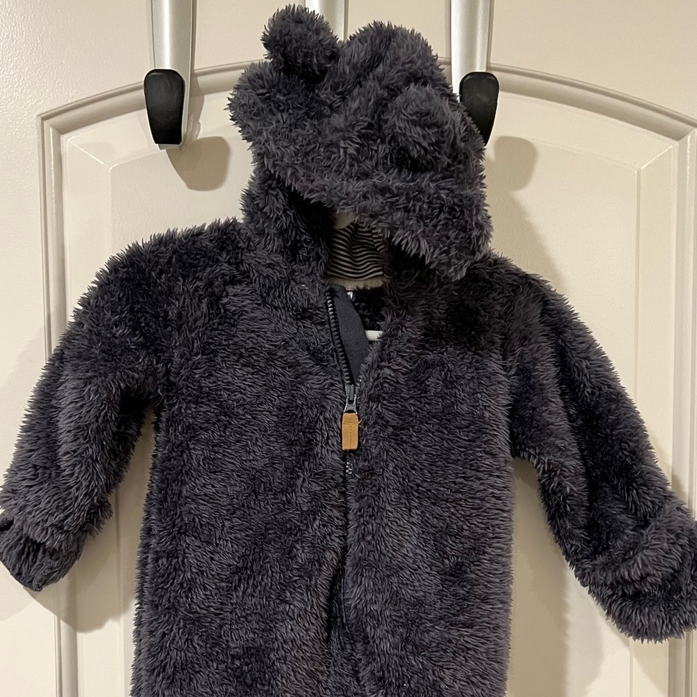 New without tag Carter’s cute bear bodysuit (3m)